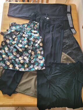 Lot of 6 Women’s Pants & Tops Size M – Excellent Condition, Some New